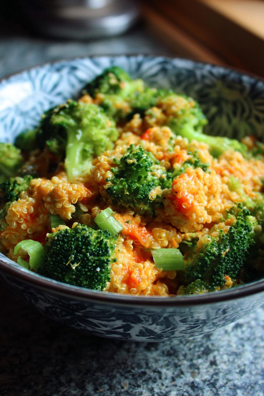 Healthy quinoa broccoli cheddar bowls