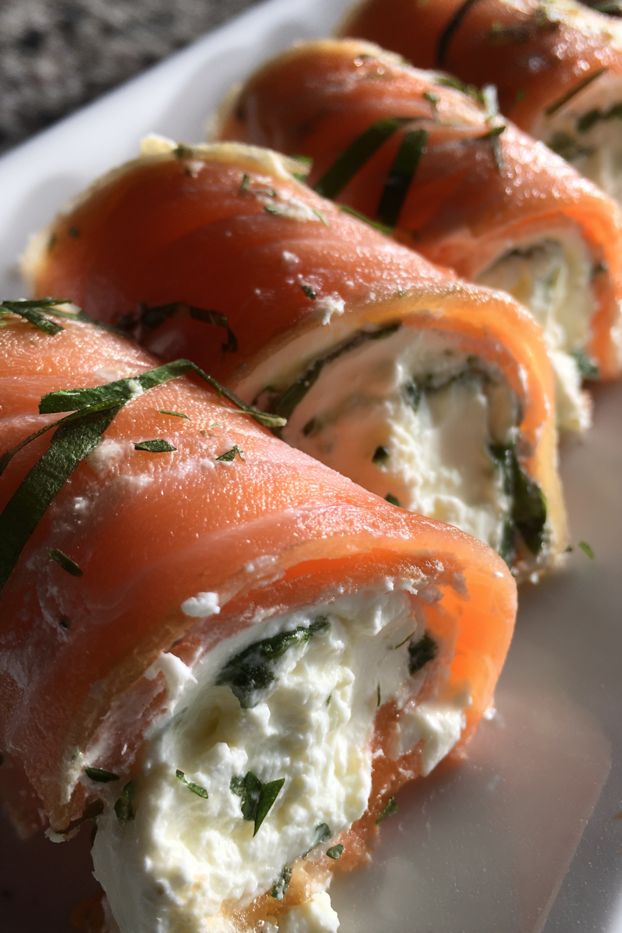 low-carb salmon cream cheese rolls